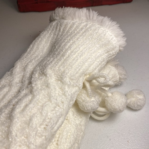 Women’s Slipper Socks with Grippers - Picture 4 of 6